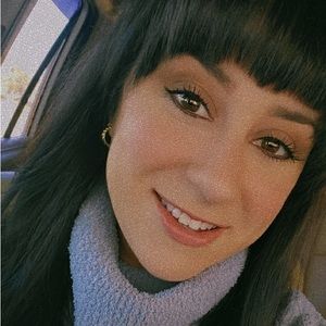 Meet your Posher, Laurel